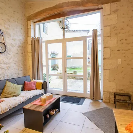Maison 2 Pers. En Dordogne Avec Piscine Partagee, Terrasse Privative Et Equipements Complets - Fr-1-616-367 Feriehus