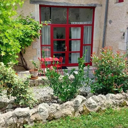 Maison 2 Pers. En Dordogne Avec Piscine Partagee, Terrasse Privative Et Equipements Complets - Fr-1-616-367 * Bertric-Burée